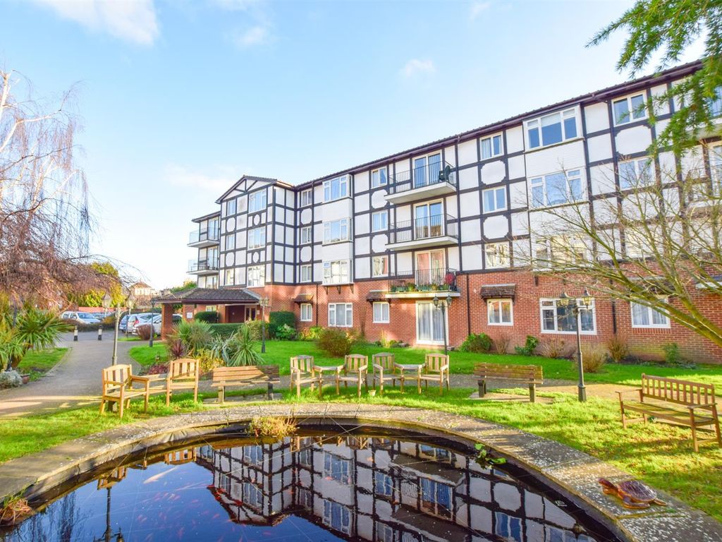 2 bed flat for sale in St. Helens Crescent, Hastings TN34, £149,950