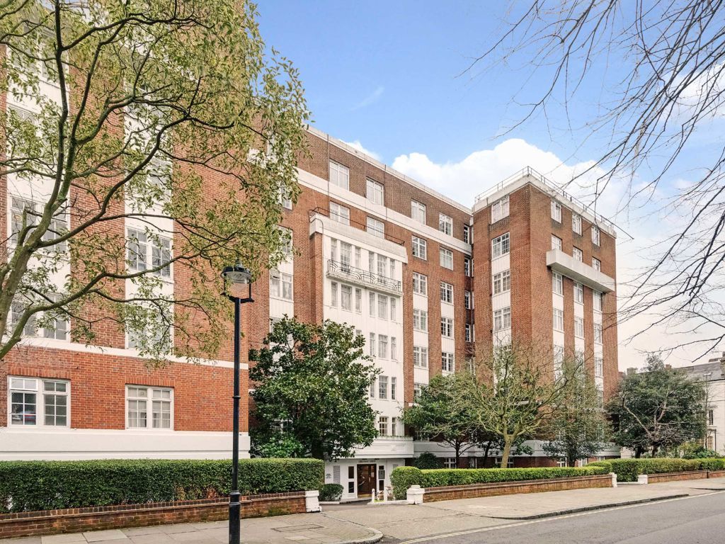 Studio to rent in Abbey Road, London NW8, £1,746 pcm