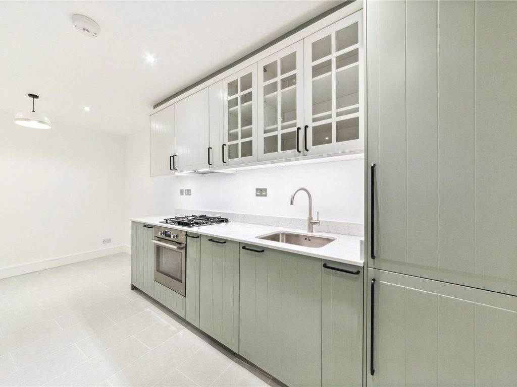 2 bed mews house for sale in Acre Lane, London SW2, £725,000