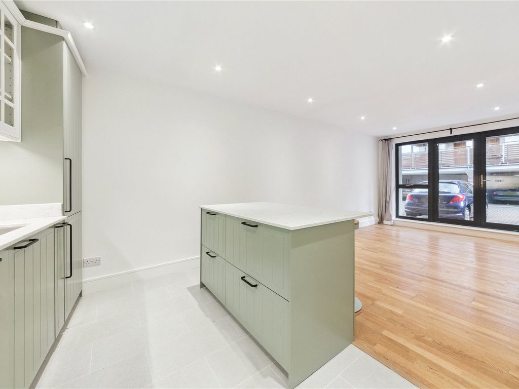 2 bed mews house for sale in Acre Lane, London SW2, £725,000