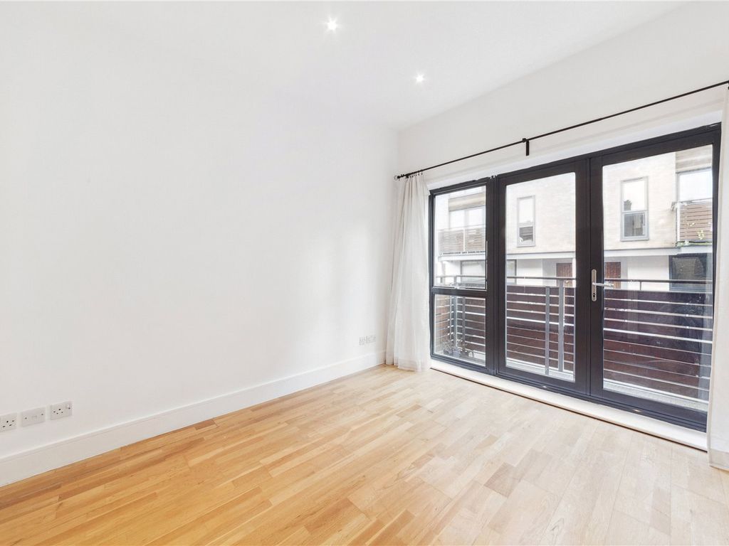 2 bed mews house for sale in Acre Lane, London SW2, £725,000