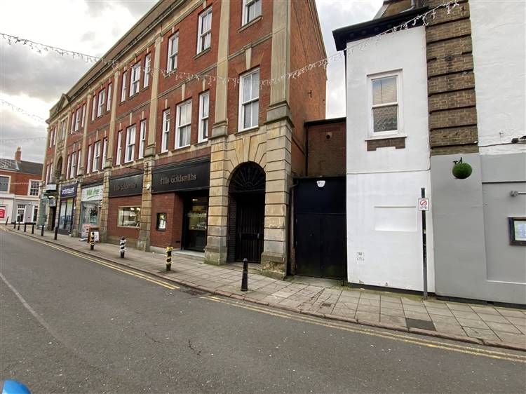Warehouse to let in 2 Bank Street, Rugby CV21, £4,000 pa
