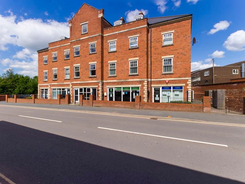 2 bed flat for sale in The Forum, Victoria Road, Shifnal, Shropshire. TF11, £135,000