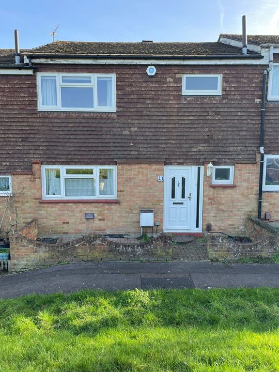 3 bed terraced house to rent in Northview, Swanley BR8, £1,800 pcm