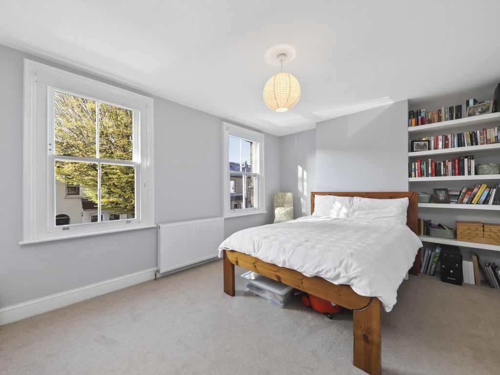 4 bed terraced house for sale in Edinburgh Road, Hanwell W7, £799,950