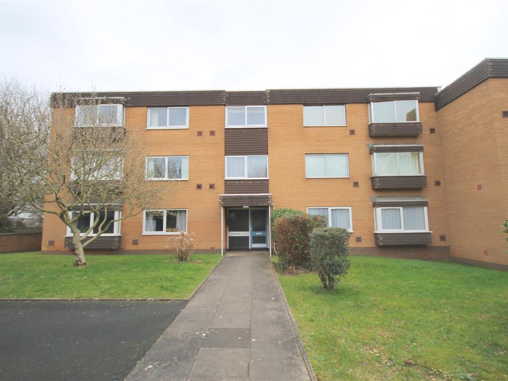 3 bed flat for sale in Harford Drive, Frenchay, Bristol BS16, £200,000