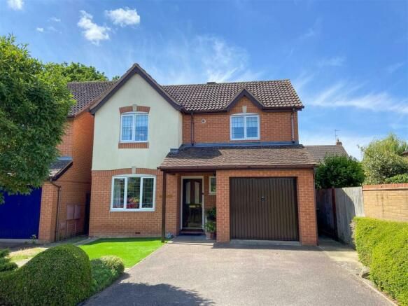 3 bed detached house to rent in Borley Way, Teversham, Cambridge CB1, £1,695 pcm
