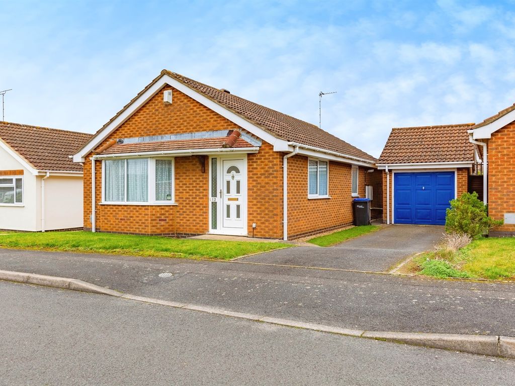 3 bed detached bungalow for sale in Summerfields, West Hunsbury, Northampton NN4, £325,000