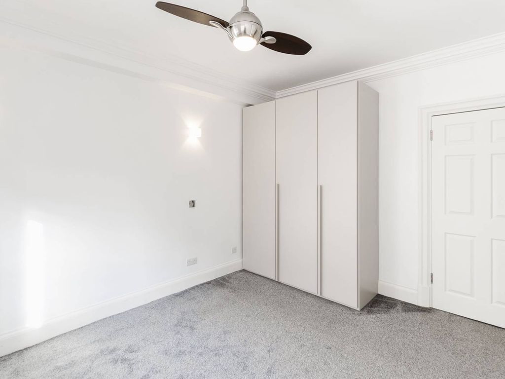 3 bed flat to rent in Baker Street, Baker Street, London NW1, £6,000 pcm