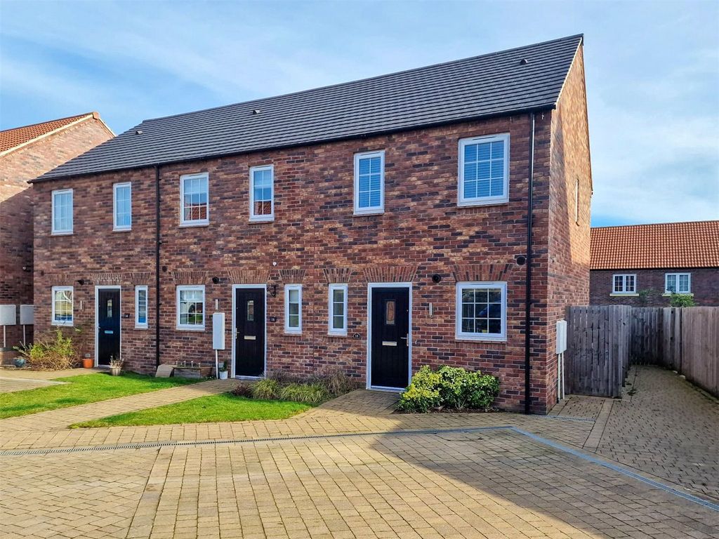 2 bed end terrace house for sale in Pentagon Way, Wetherby LS22, £289,950