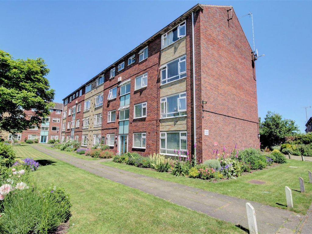 2 bed flat for sale in St. Nicholas Street, Coventry CV1, £140,000