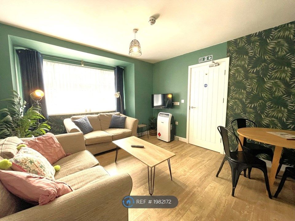 Room to rent in Wheat Street, Nuneaton CV11, £575 pcm