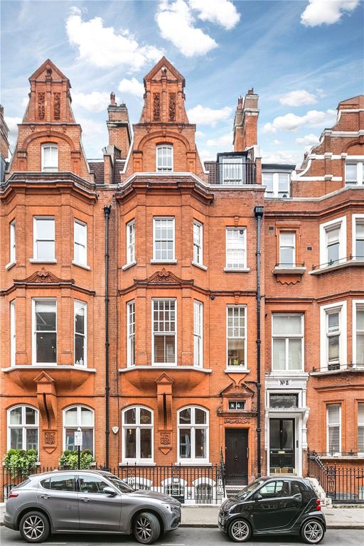 1 bed flat for sale in Draycott Place, London SW3, £725,000