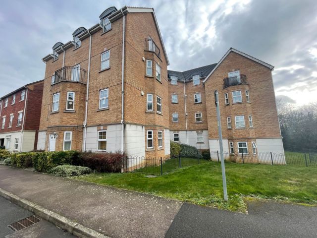 2 bed flat for sale in Morning Star Road, Daventry, Northamptonshire NN11, £120,000