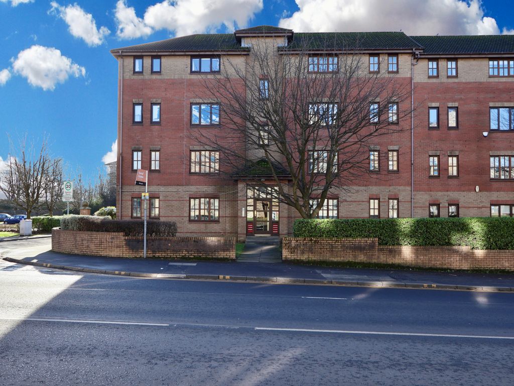 2 bed flat for sale in Dumbarton Road, Glasgow G14, £85,000