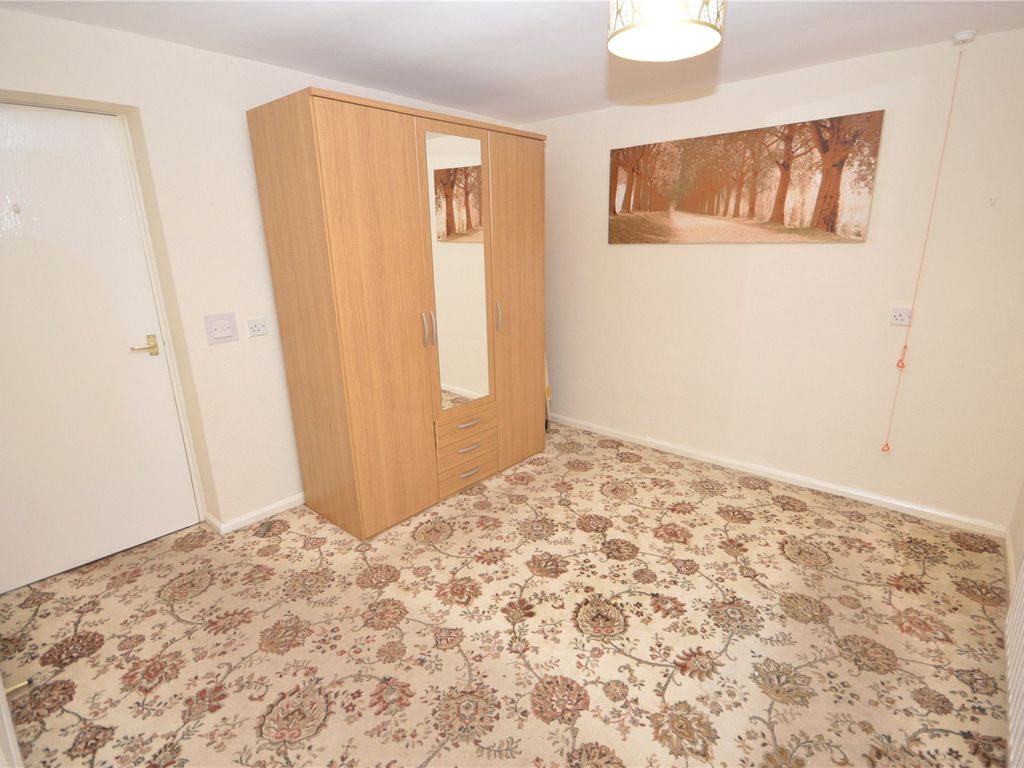 1 bed flat for sale in Ireland Crescent, Leeds, West Yorkshire LS16, £80,000