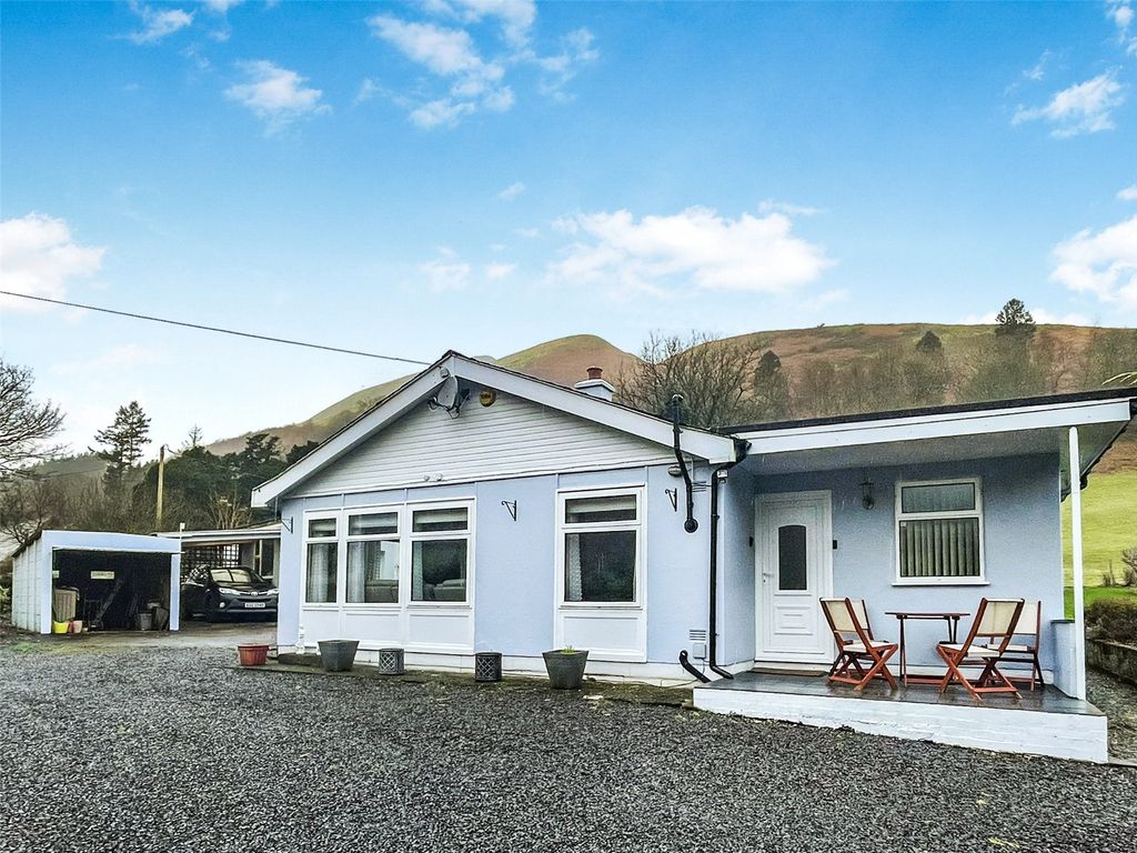 3 bed bungalow for sale in Llanymawddwy, Machynlleth, Gwynedd SY20, £265,000
