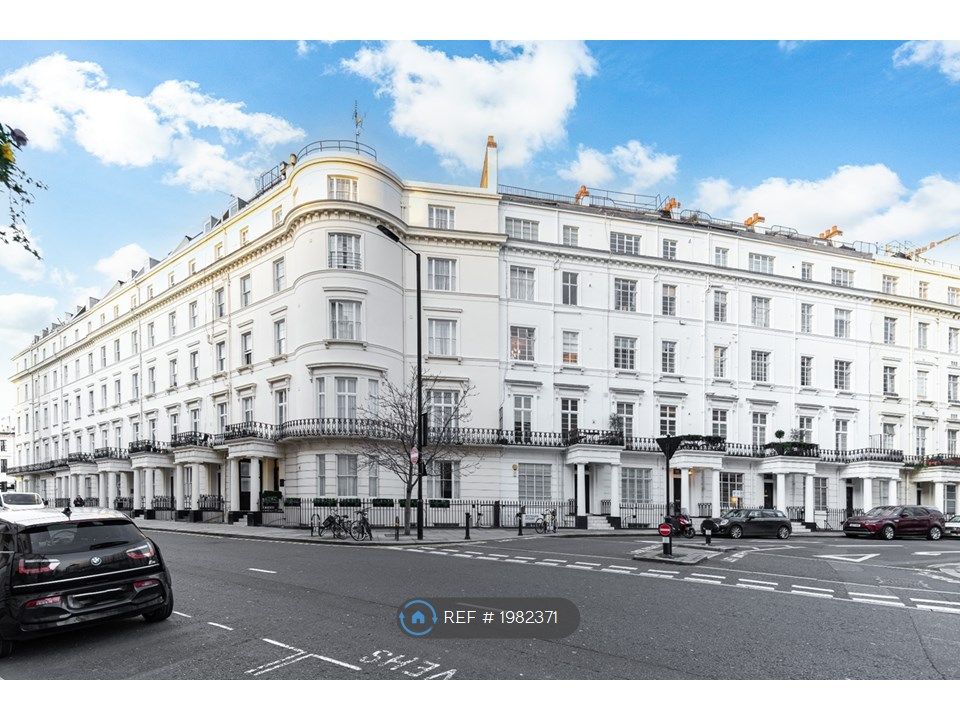 2 bed flat to rent in Gloucester Terrace, London W2, £2,799 pcm