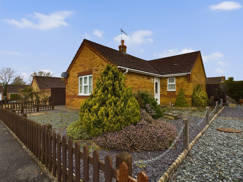 2 bed detached bungalow for sale in Greenwich Close, Downham Market PE38, £285,000