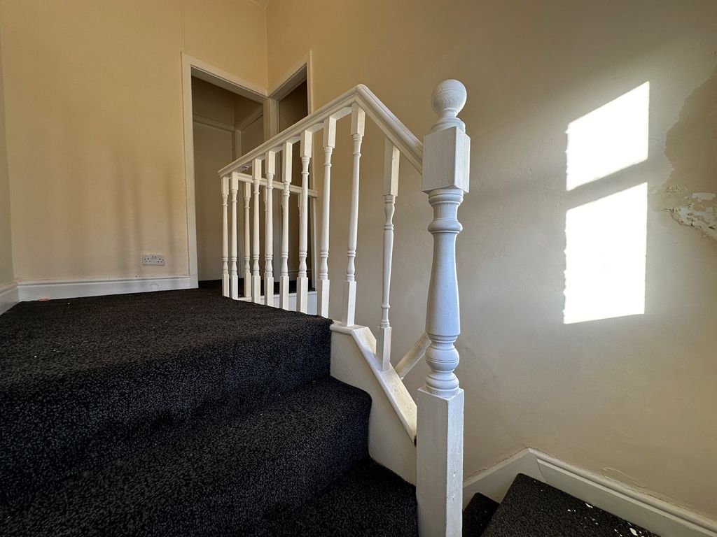 3 bed terraced house for sale in Castleton Road, Preston PR1, £100,000