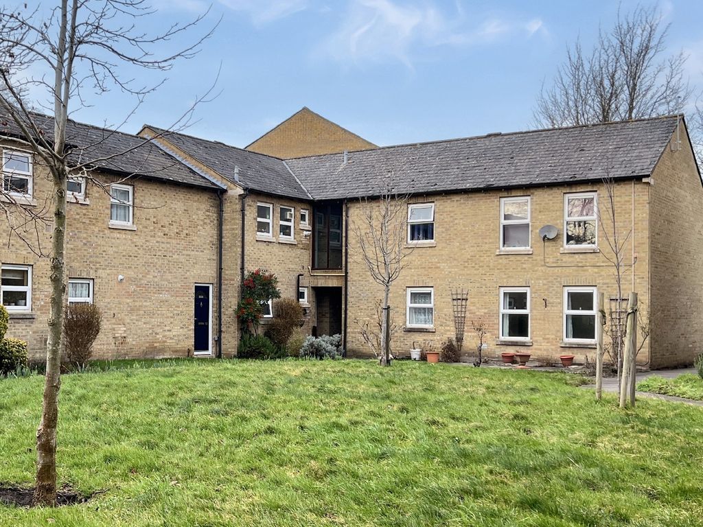 2 bed flat for sale in St. Bedes Crescent, Cherry Hinton, Cambridge CB1, £225,000