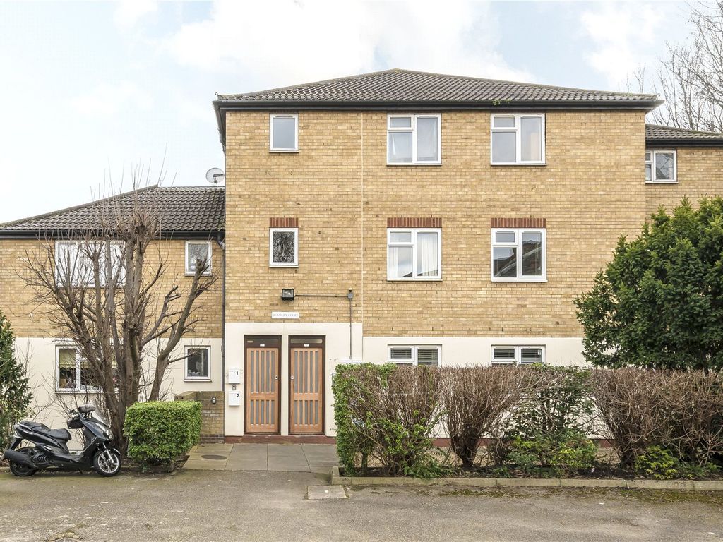 1 bed flat for sale in Knowles Hill Crescent, Hither Green SE13, £180,000