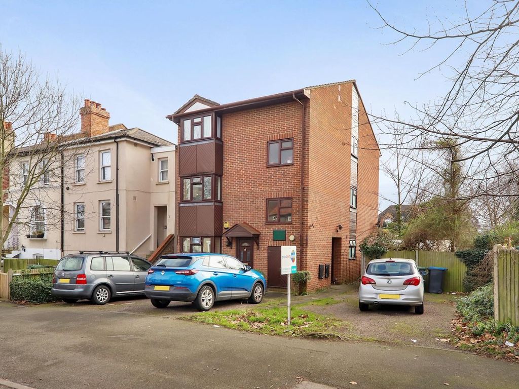 2 bed flat for sale in Ash Grove, Anerley, London SE20, £375,000