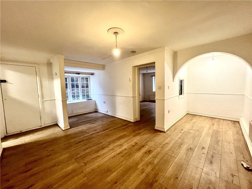 1 bed flat for sale in Stoke Road, Guildford, Surrey GU1, £259,000