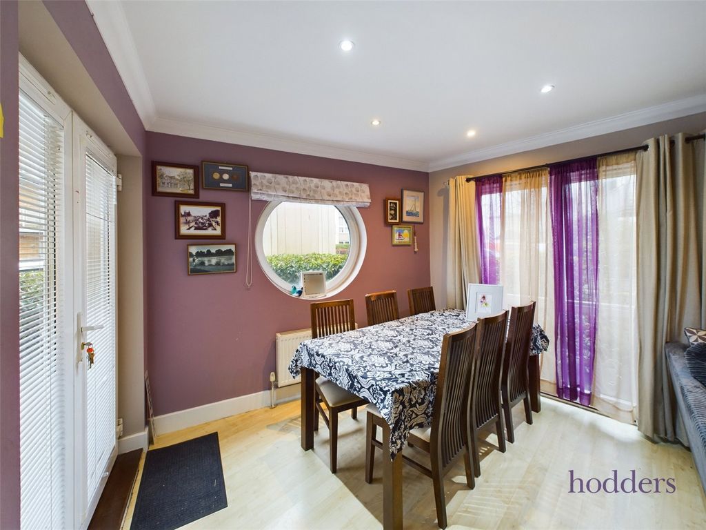 2 bed flat for sale in Bridge House, Bridge Wharf, Chertsey, Surrey KT16, £309,950