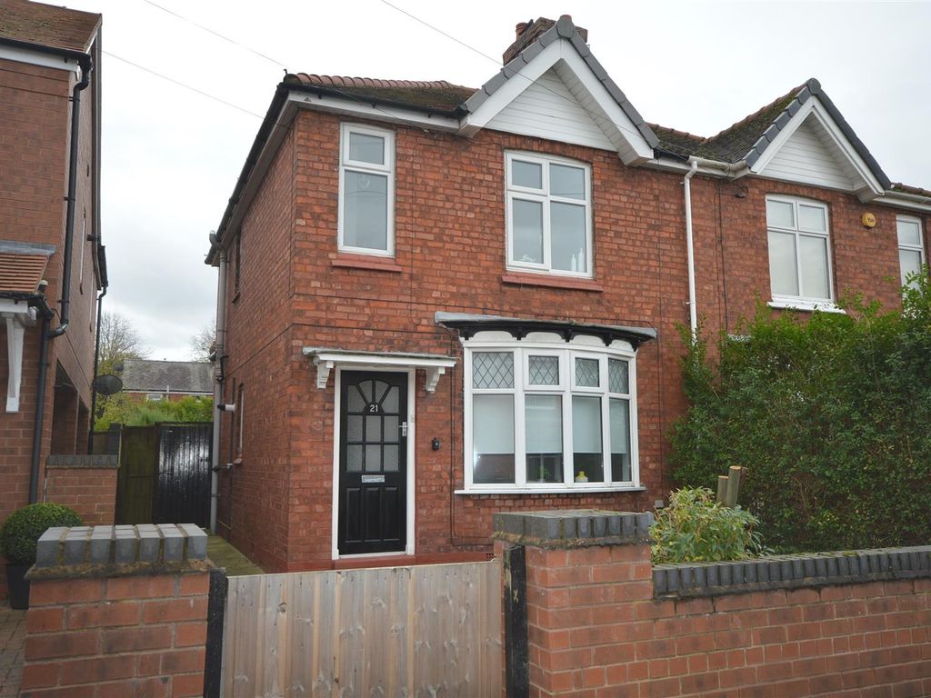 2 bed semi-detached house to rent in Alexandra Road, Middlewich CW10, £775 pcm