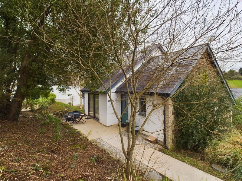 2 bed cottage for sale in Bissoe Road, Carnon Downs, Truro TR3, £190,000