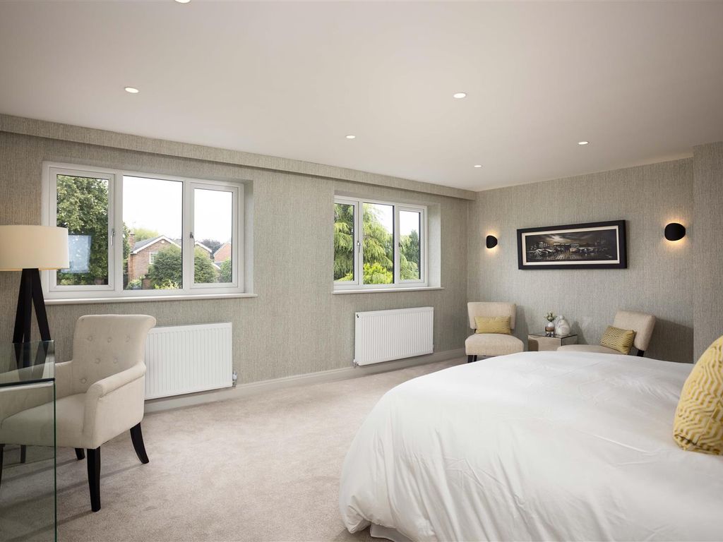 5 bed detached house to rent in Wigton Lane, Alwoodley, Leeds LS17, £5,000 pcm