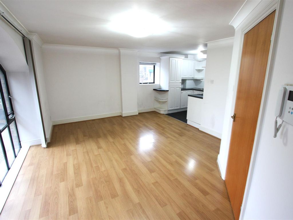 1 bed flat to rent in Taffrail House, Burrells Wharf Square, Isle Of Dogs E14, £1,850 pcm