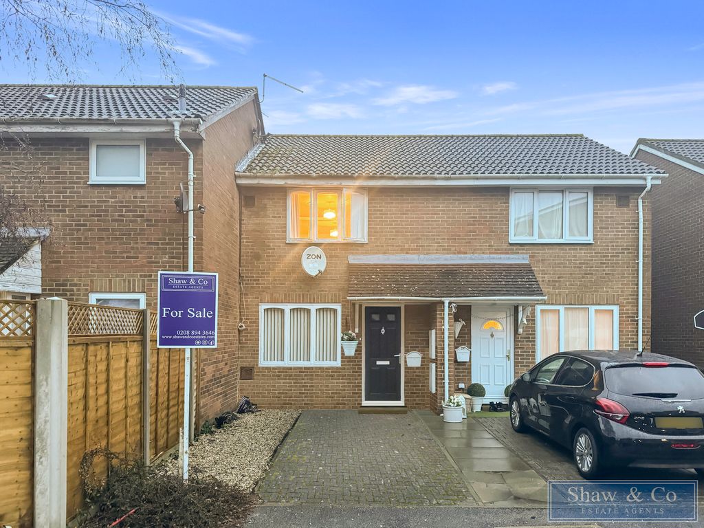 2 bed terraced house for sale in Beaulieu Close, Hounslow TW4, £399,950