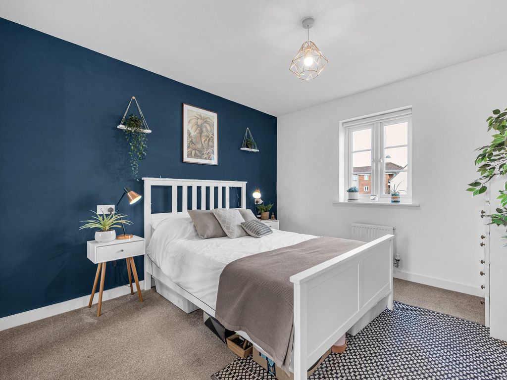 2 bed flat for sale in Phoenix Place, Great Sankey WA5, £139,950