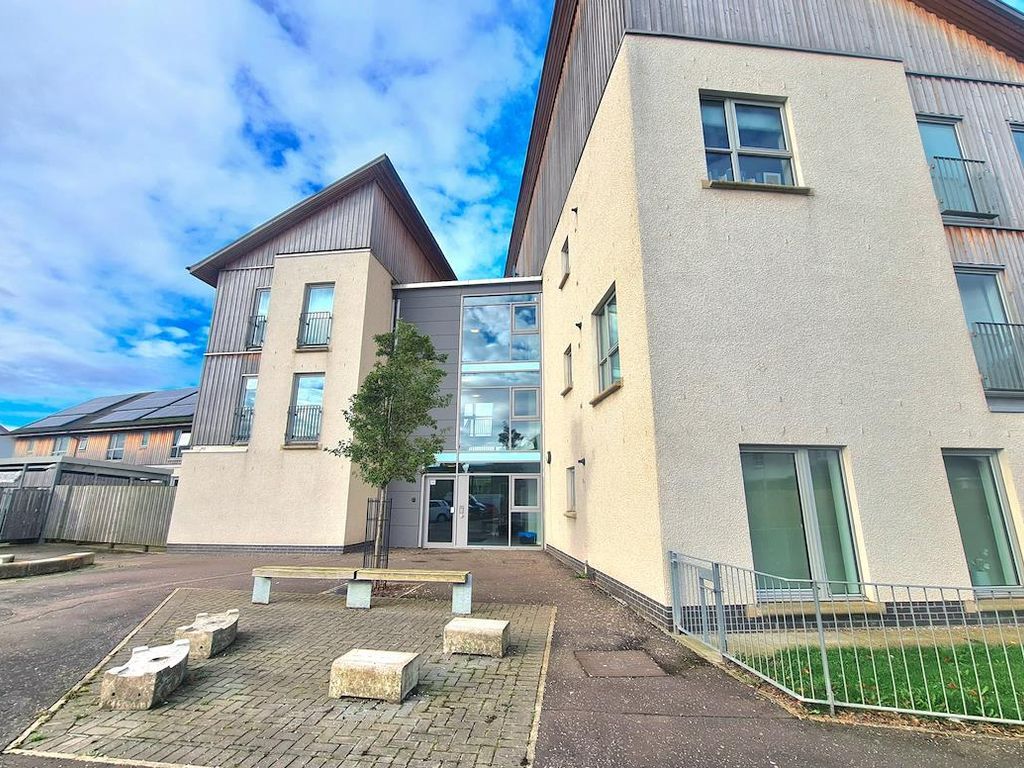 2 bed flat to rent in The Waggonway, Tranent EH33, £995 pcm