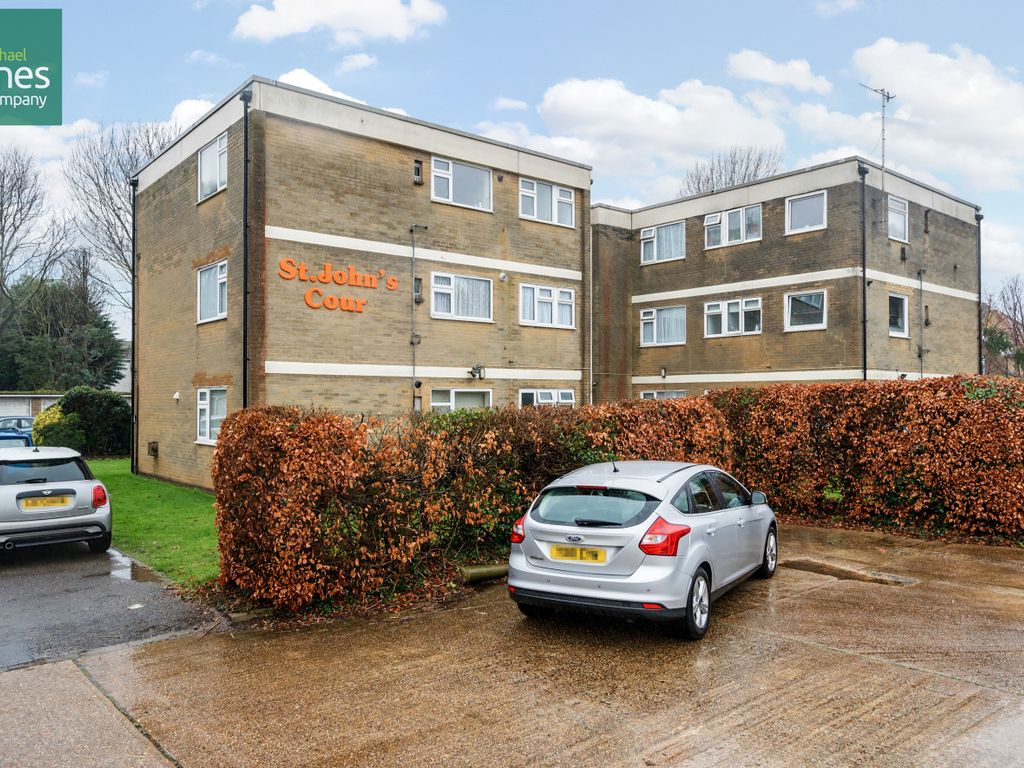 2 bed flat to rent in St Johns Court, Penstone Park, Lancing, West Sussex BN15, £1,200 pcm
