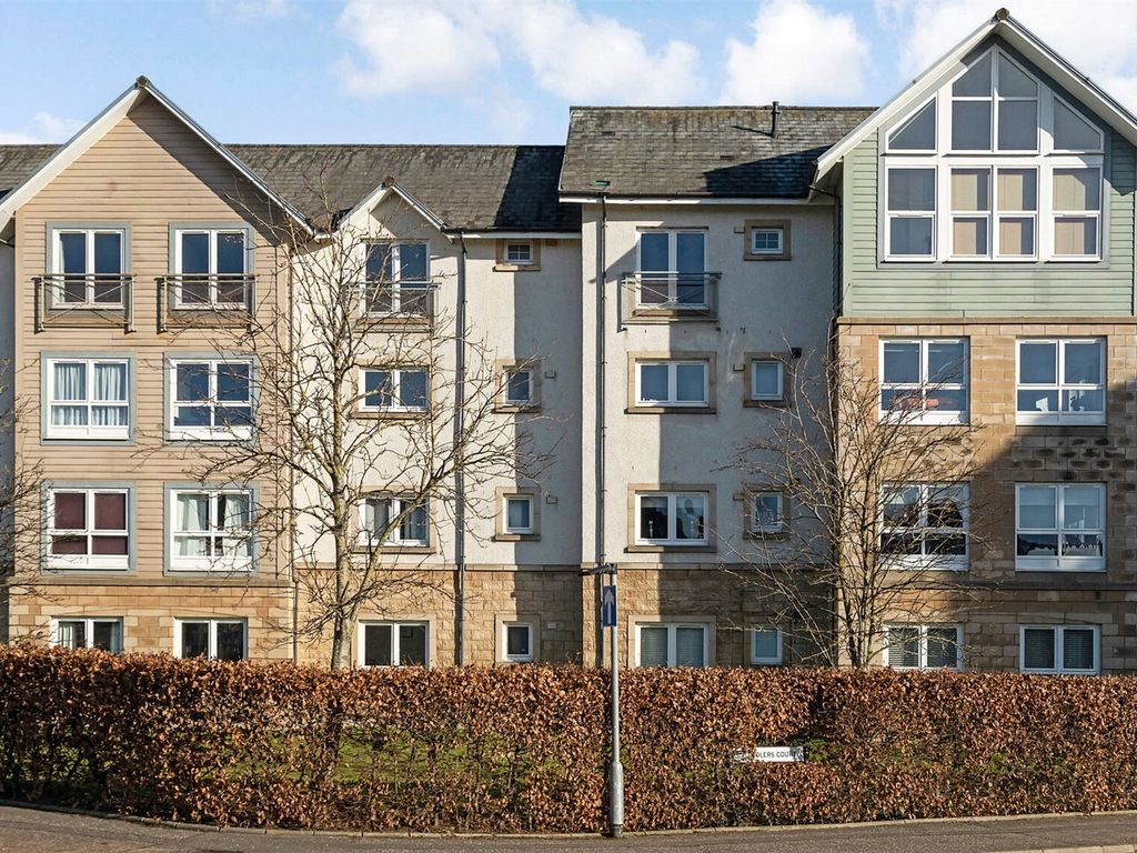 2 bed flat for sale in Chandlers Court, Stirling, Stirlingshire FK8, £190,000