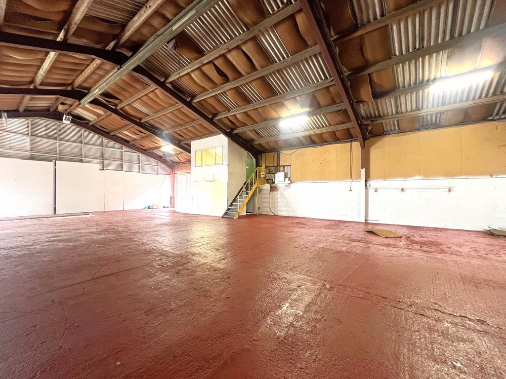 Light industrial to let in Pentre Industrial Estate, Whitchurch SY4, £24,700 pa