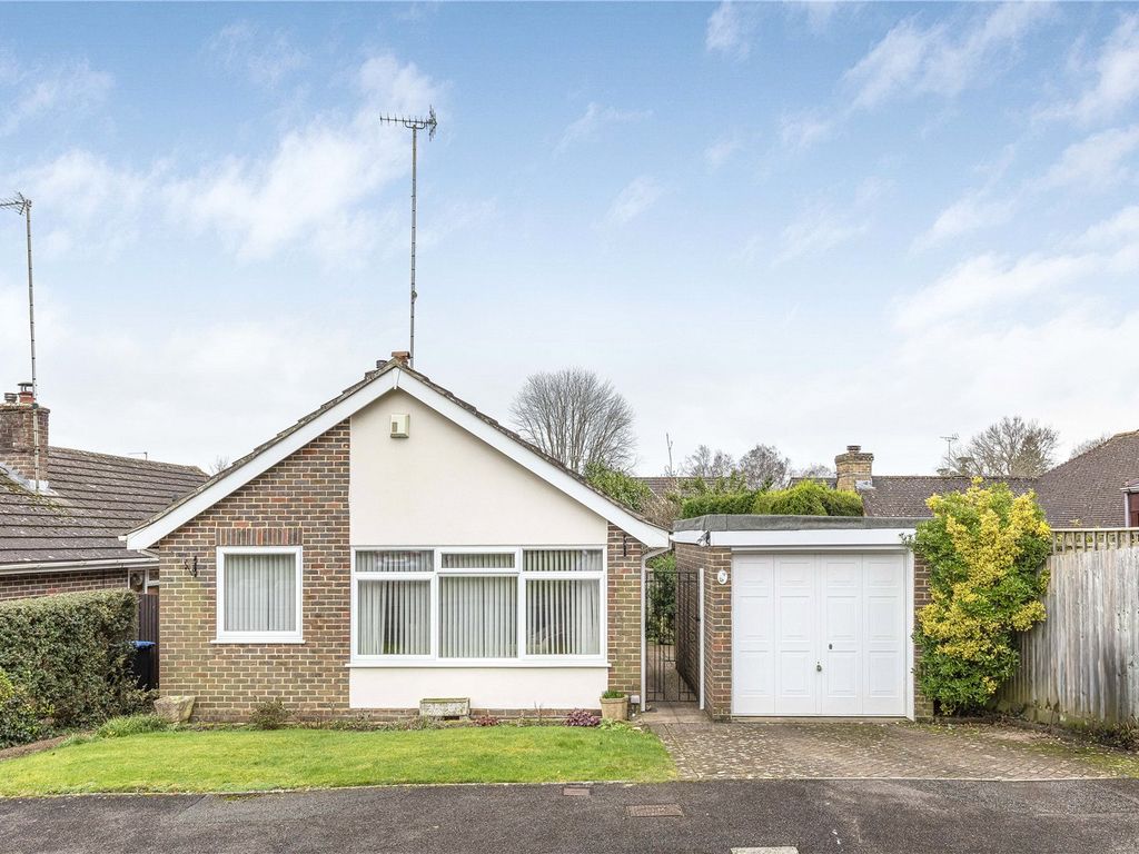 2 bed bungalow for sale in Barrington Road, Lindfield, Haywards Heath, West Sussex RH16, £425,000