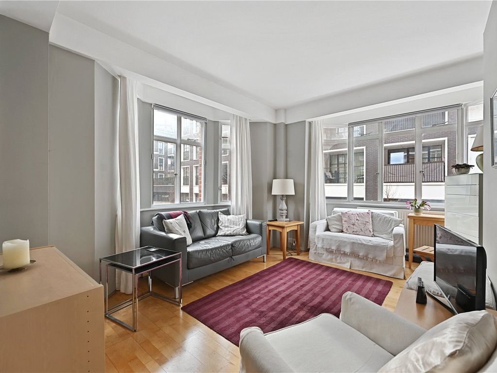 1 bed flat for sale in Cleveland Court, Cleveland Street, London W1T, £560,000
