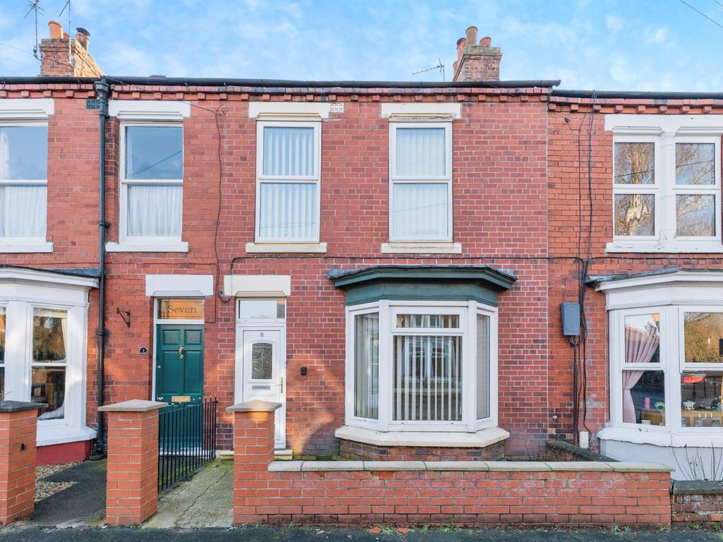 3 bed terraced house for sale in L