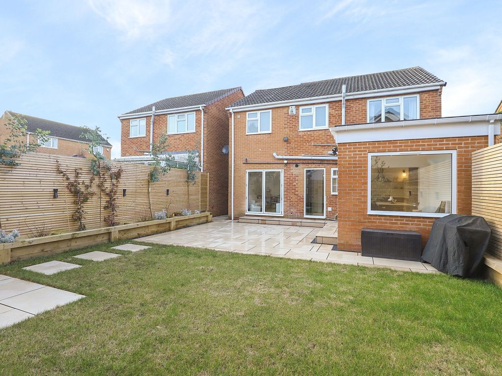 4 bed detached house for sale in Bowland Drive, Walton S42, £425,000