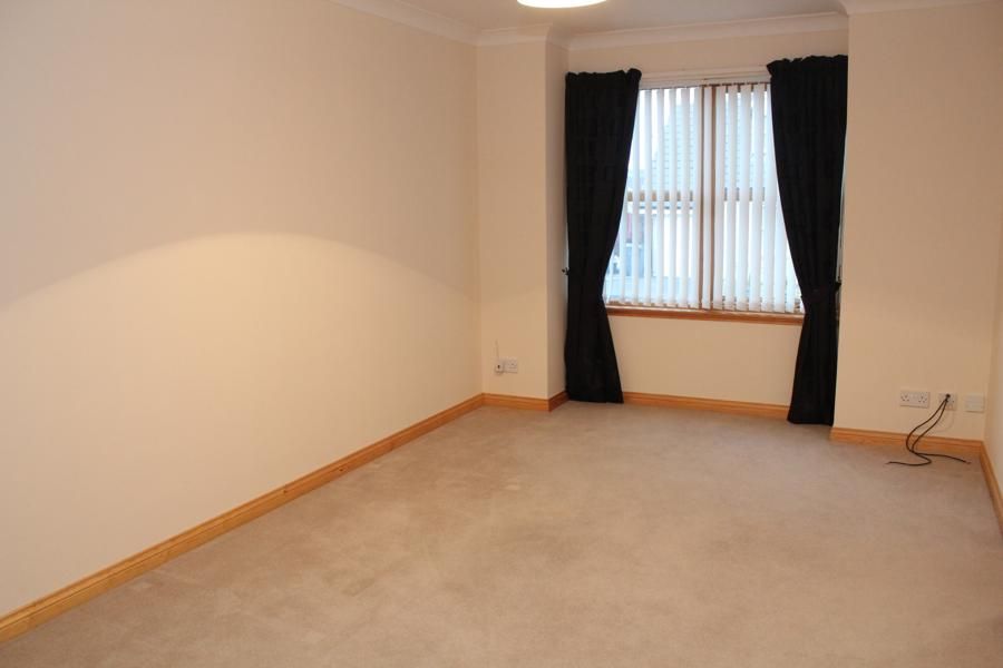 2 bed flat to rent in Correen Avenue, Alford AB33, £650 pcm