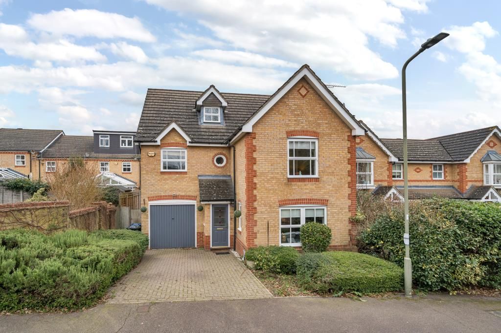 4 bed detached house for sale in Catterick Close, Friern Barnet N11, £1,150,000