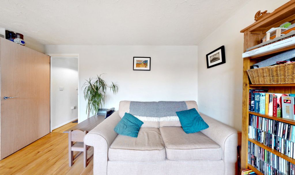 2 bed flat for sale in Somerset Hall, London N17, £154,000