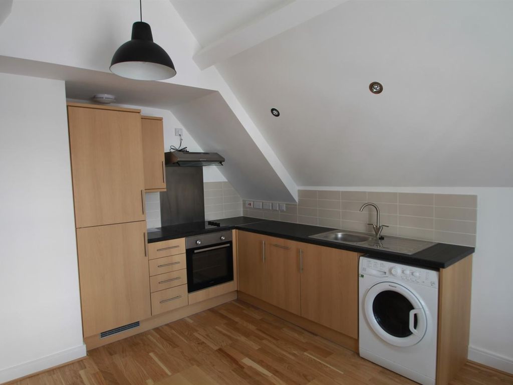 2 bed flat to rent in Churchill Way, Cardiff CF10, £1,250 pcm