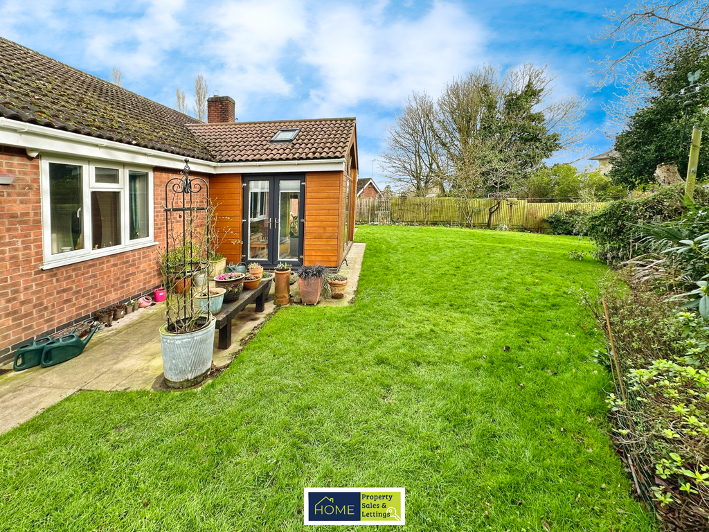 3 bed bungalow for sale in Gayton Heights, Enderby, Leicester LE19, £525,000