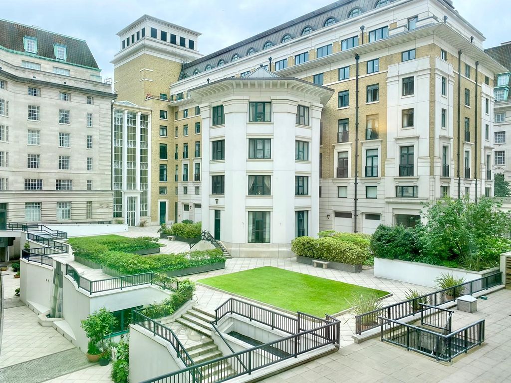 2 bed flat to rent in North Block, County Hall Apartments, Chicheley Street SE1, £2,750 pcm