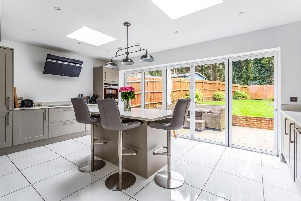 3 bed property for sale in Marley Rise, Dorking RH4, £750,000